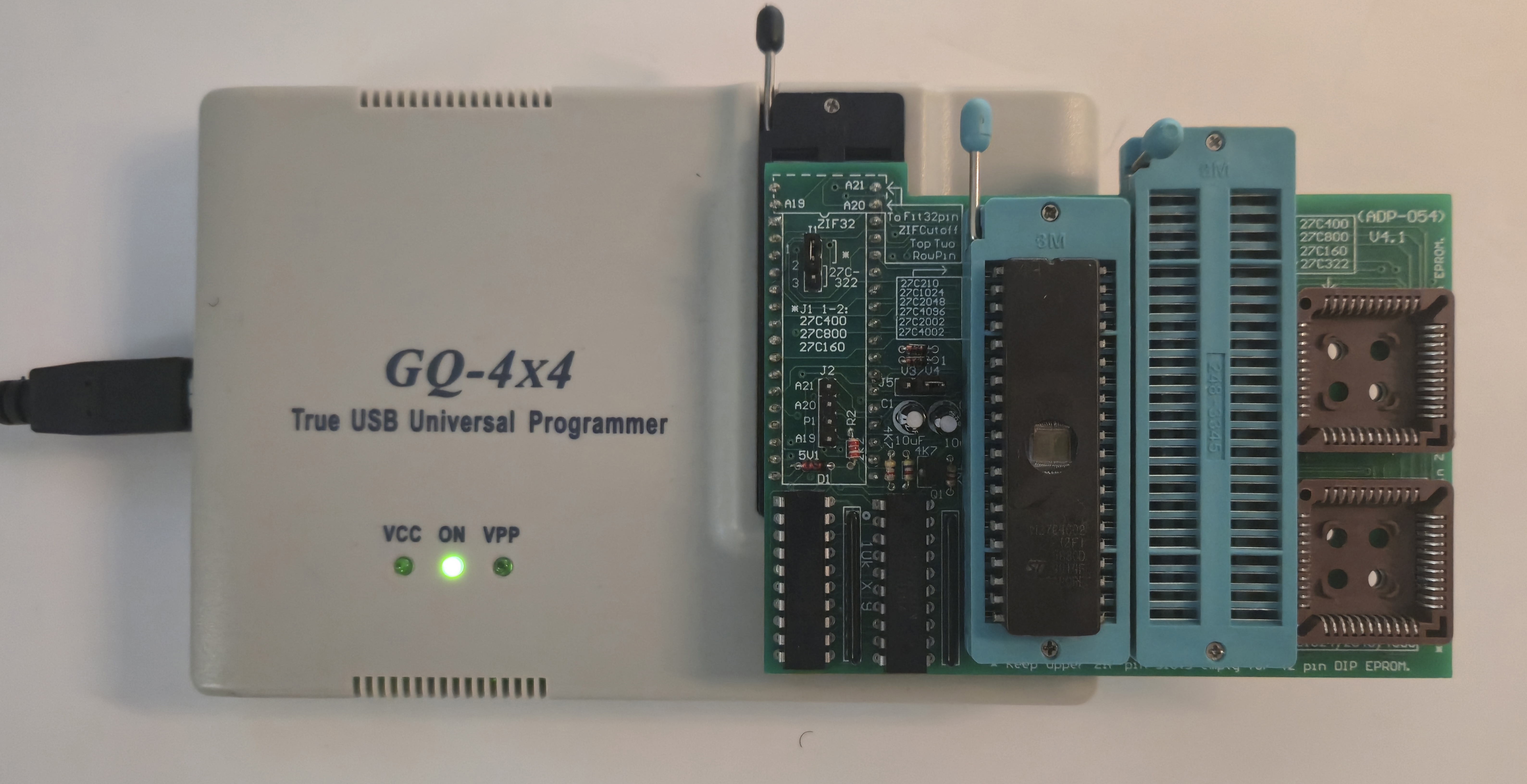 Figure 2: GQ-4X4 USB programmer with 16-bit EPROM adapter